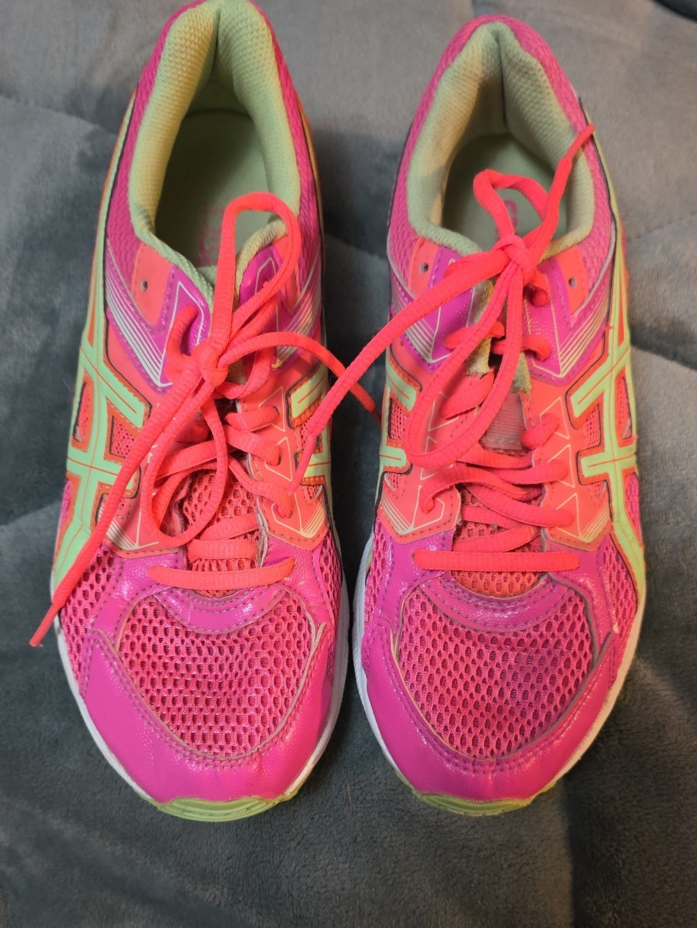 Women’s MISMATCHED SIZE Asics GEL contend 3 L 6.5 R 7
